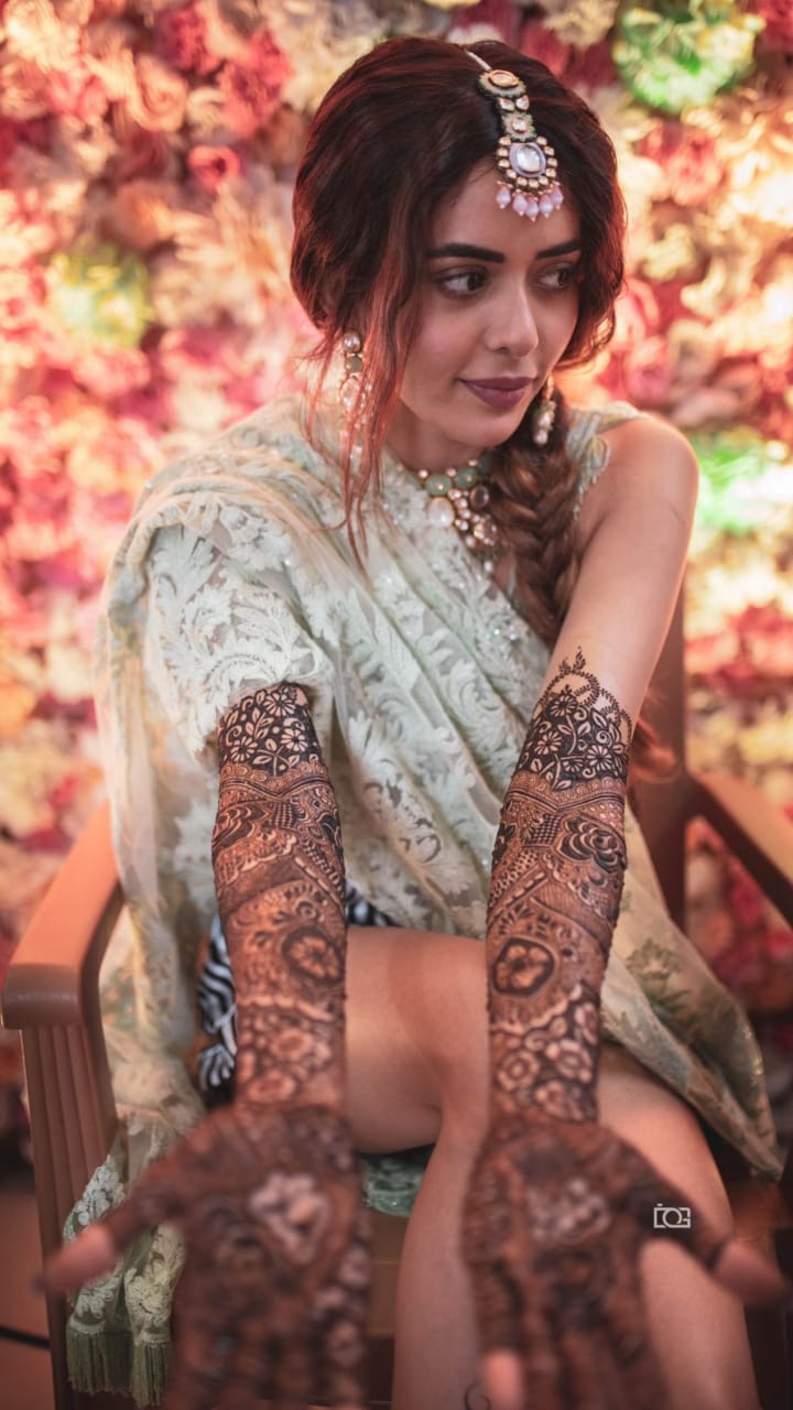 Sana sayyad mehndi