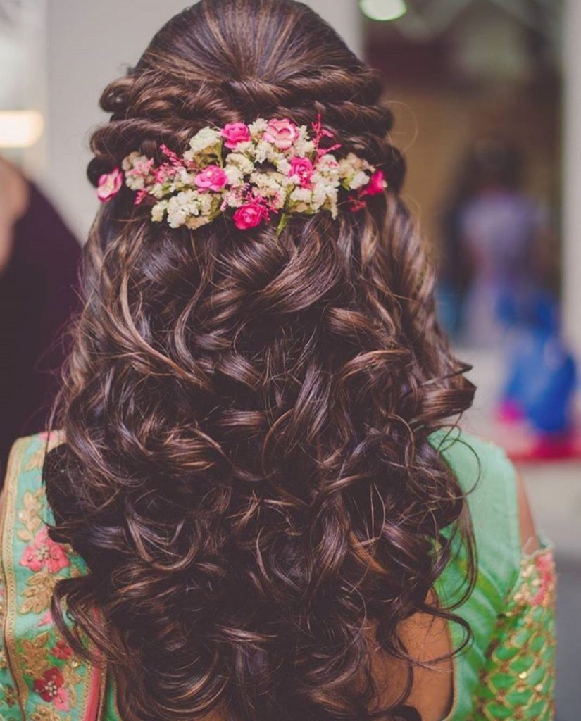 Messy hairstyle for mehendi