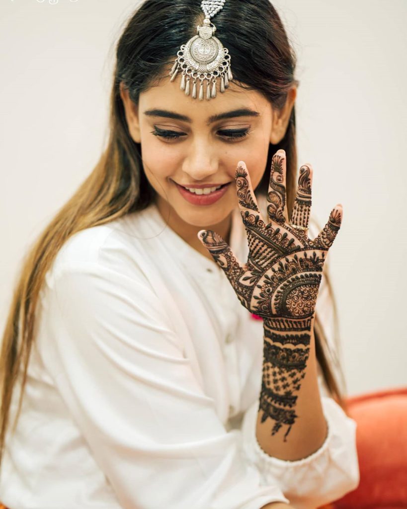 Niti Taylor mehndi