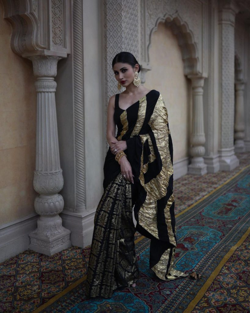 mouni roy in masaba