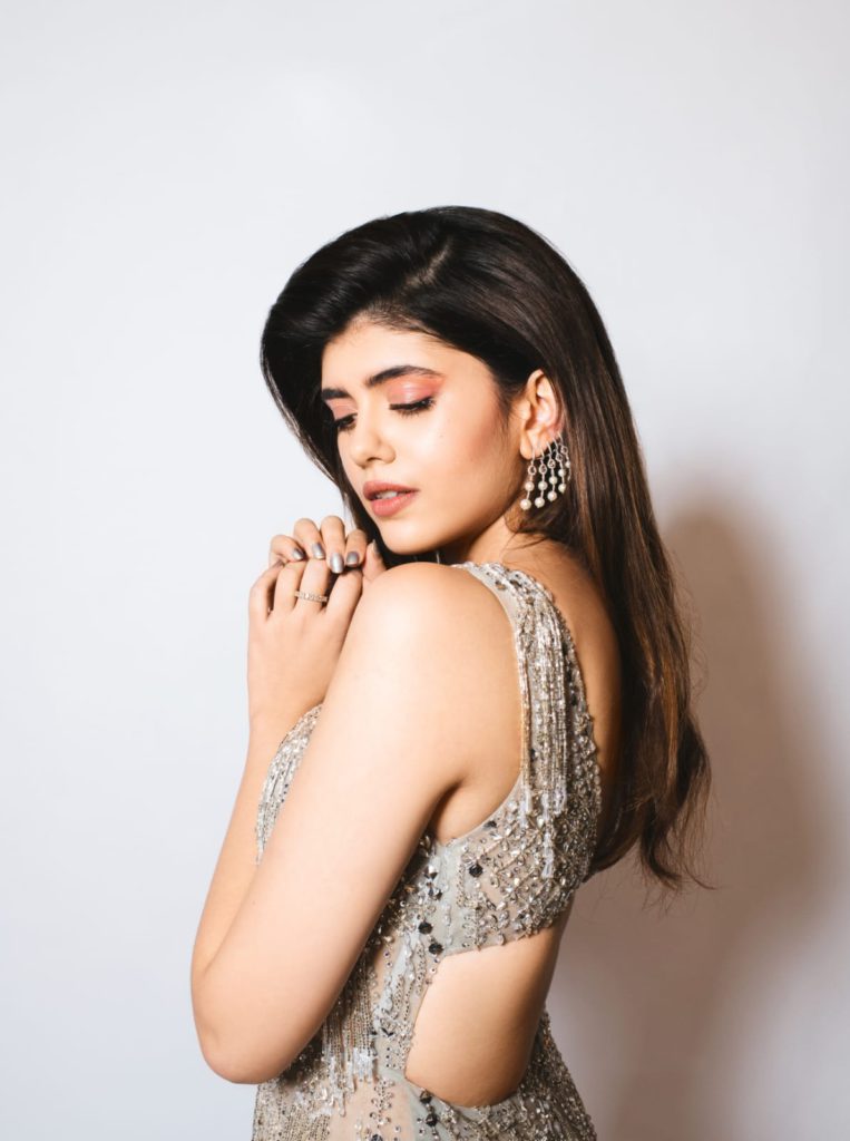 Sanjana Sanghi in jewels by Yashavi