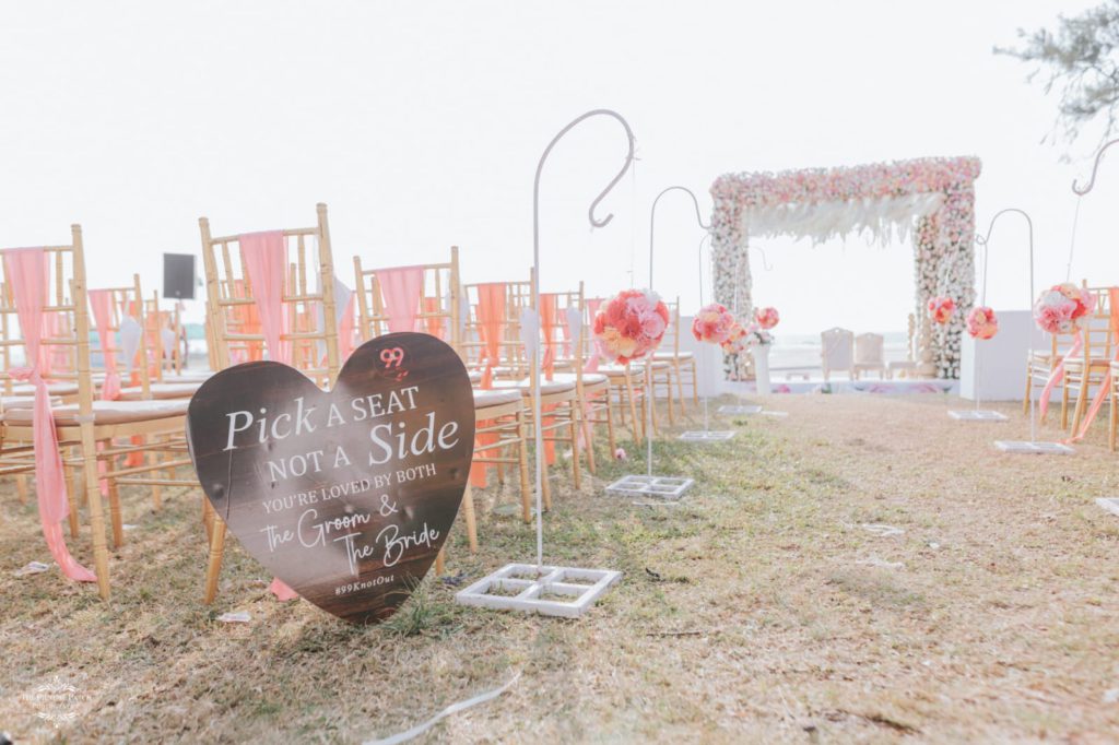 beach wedding decor