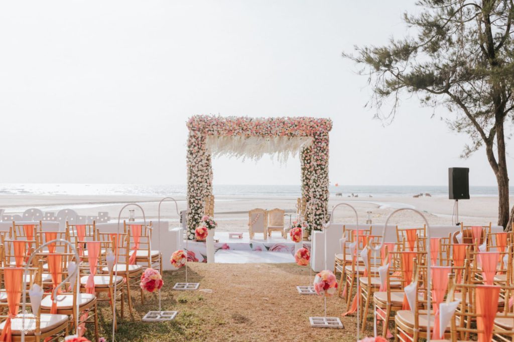 beach wedding decor